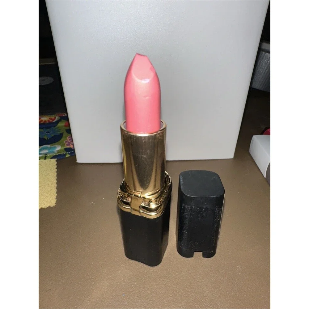 L'Oreal Paris Collection Exclusive Lipstick Julianne's Pink 701, soft nude pink